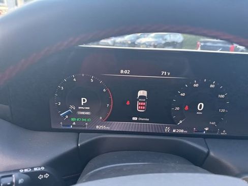 Used 2025 Nissan Armada PRO-4X image 14