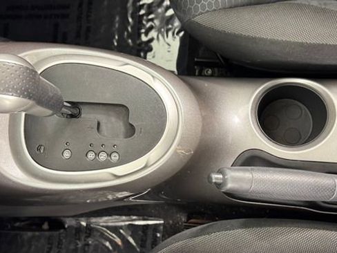 Used 2011 Nissan Juke SV FWD image 28