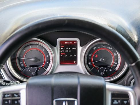 Used 2018 Dodge Journey SE FWD image 9