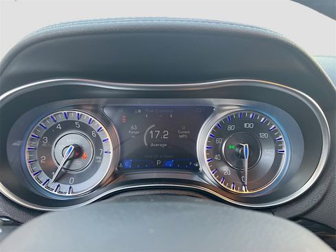 Used 2023 Chrysler 300 Touring w/ Sport Appearance Package image 12