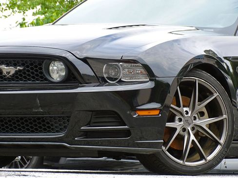 Used 2013 Ford Mustang GT Premium w/ Electronics Pkg RWD image 6