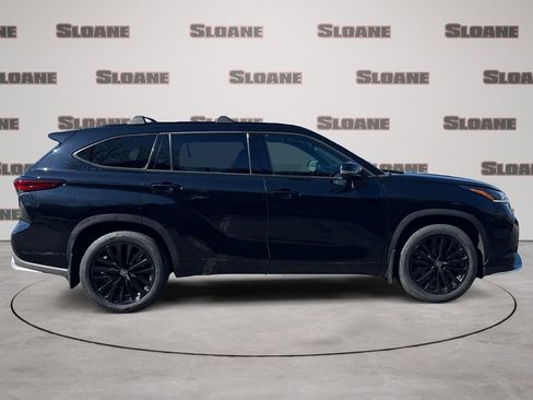 Used 2023 Toyota Highlander XSE AWD/4WD image 6