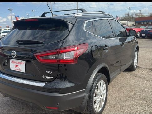 Used 2020 Nissan Rogue Sport SV image 16