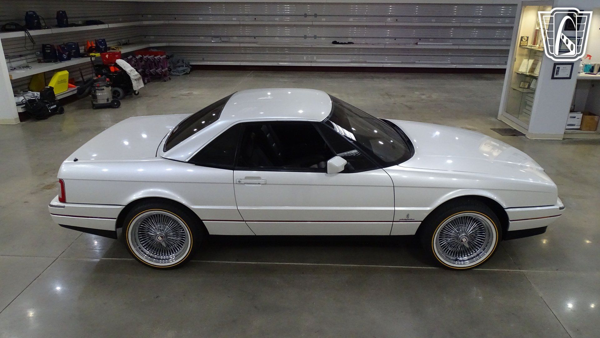 Used 1991 Cadillac Allante FWD image 17