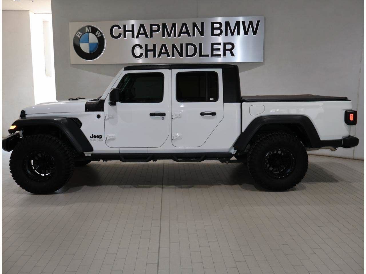 Used 2023 Jeep Gladiator Sport AWD/4WD image 3