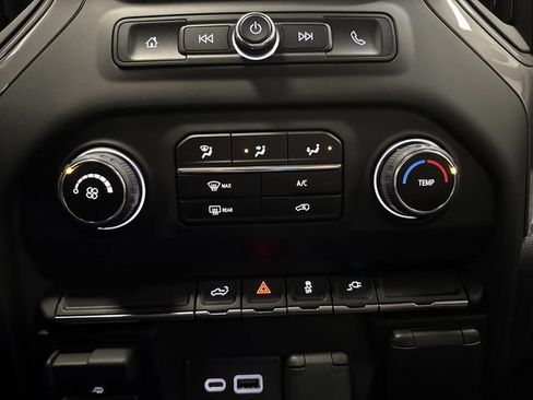 Used 2023 Chevrolet Silverado 2500 Custom w/ Custom Value Package image 18