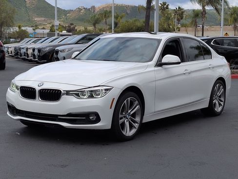 Used 2018 BMW 330i Sedan RWD image 5