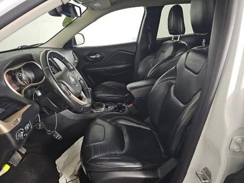 Used 2017 Jeep Cherokee Limited image 3