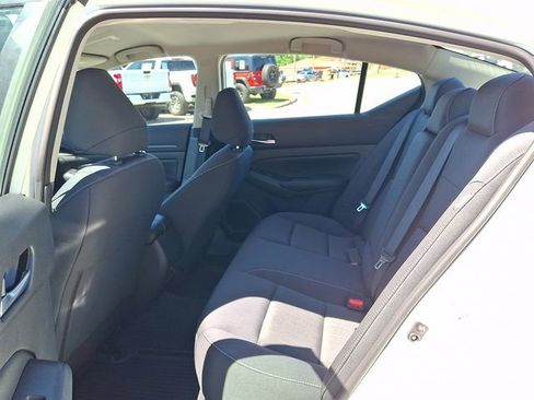 Used 2022 Nissan Altima 2.5 S FWD image 8