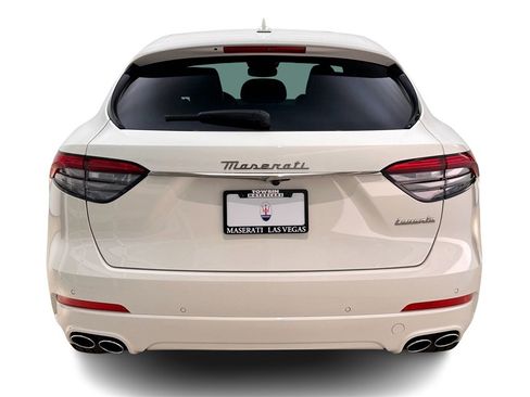 Used 2024 Maserati Levante GT Ultima image 6