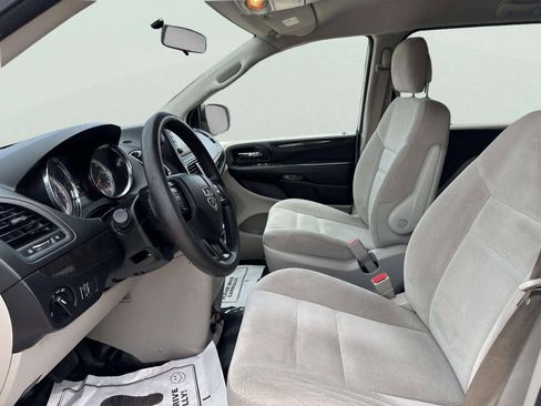 Used 2017 Dodge Grand Caravan SE w/ Power Window Group FWD image 14