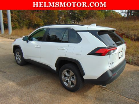 Used 2025 Toyota RAV4 XLE image 5