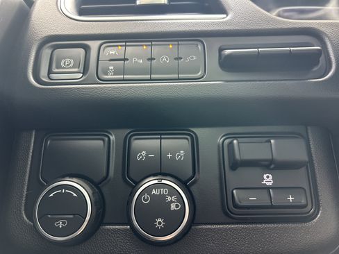 Used 2021 Chevrolet Suburban High Country image 22