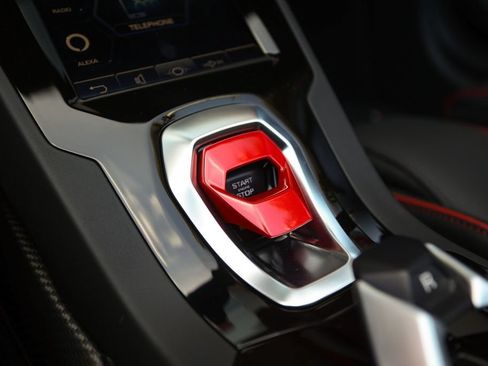Used 2020 Lamborghini Huracan EVO RWD image 40