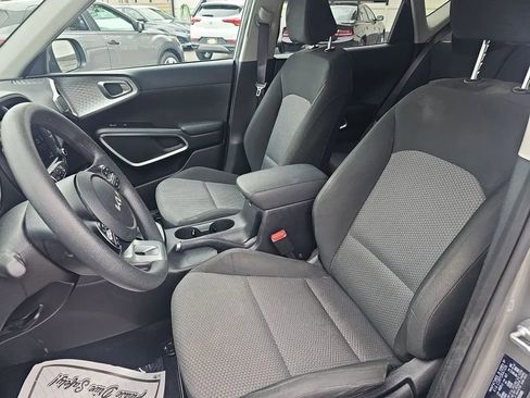 Used 2025 Kia Soul LX w/ LX Technology Package image 14