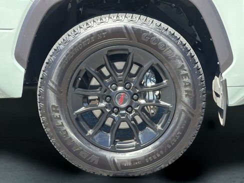 Used 2024 Toyota Tundra Limited w/ TRD Off-Road Package AWD/4WD image 33