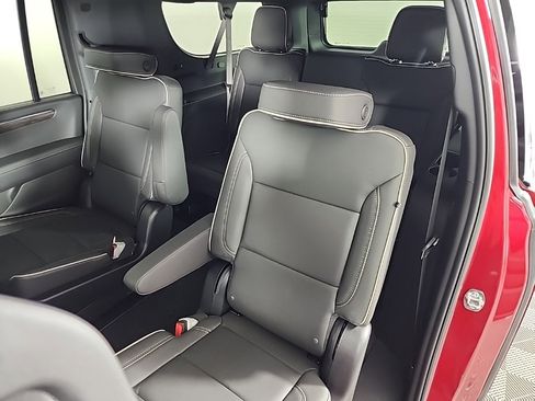 New 2025 Chevrolet Suburban Premier image 23