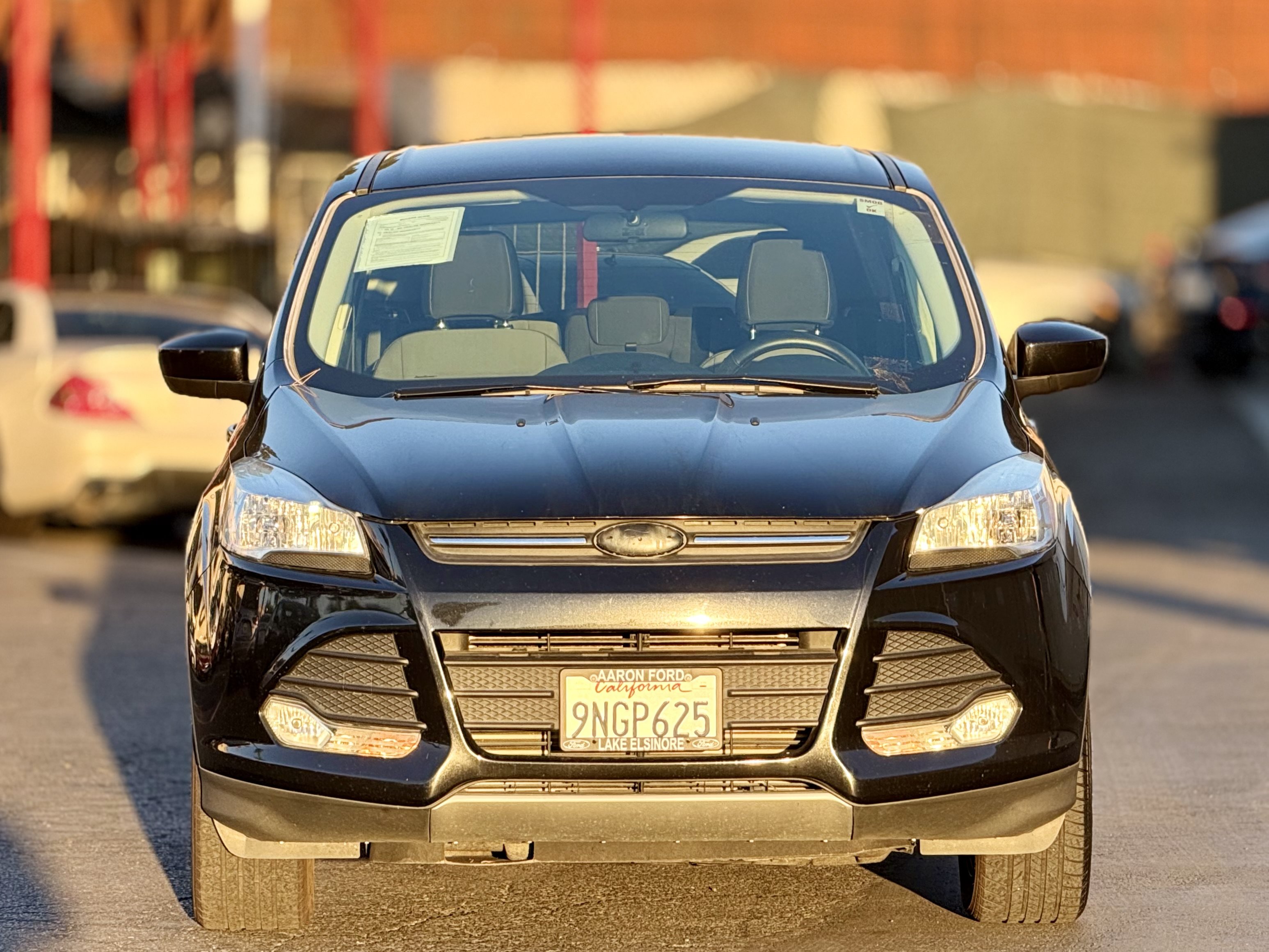 Used 2015 Ford Escape SE FWD image 2