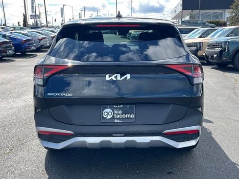 Certified 2025 Kia Sportage LX FWD image 10