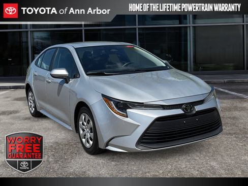 Used 2024 Toyota Corolla LE FWD image 1