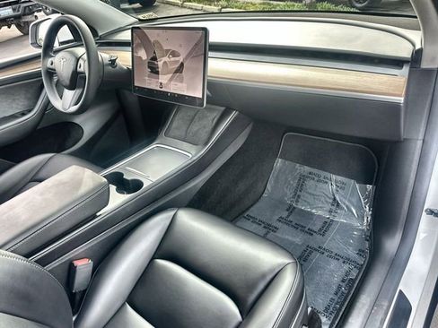 Used 2024 Tesla Model Y Long Range image 29