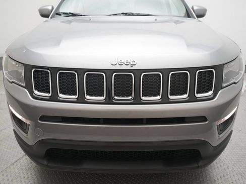 Used 2019 Jeep Compass Latitude w/ Popular Equipment Group AWD/4WD image 21