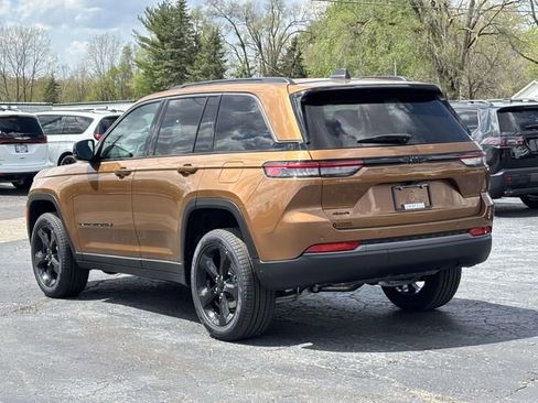 New 2026 Jeep Grand Cherokee Limited w/ Limited Altitude Package AWD/4WD image 13