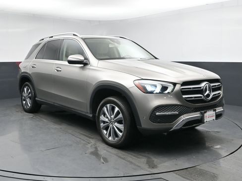 Used 2020 Mercedes-Benz GLE 350 4MATIC w/ Premium Package image 2