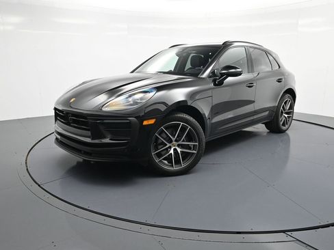 Certified 2026 Porsche Macan image 28