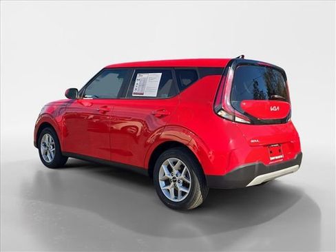 Used 2023 Kia Soul LX w/ LX Technology Package image 3