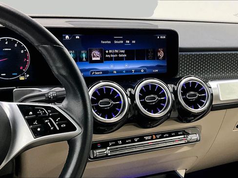 Used 2025 Mercedes-Benz GLB 250 image 7