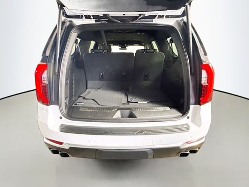 Used 2025 GMC Yukon XL Denali AWD/4WD image 35