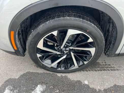 Used 2024 Mitsubishi Outlander SE image 14