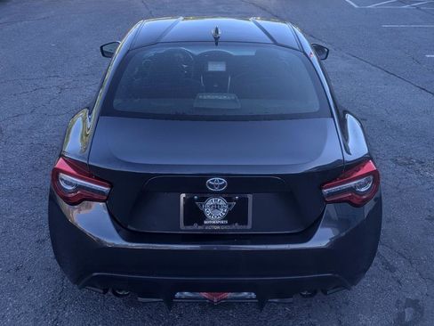 Used 2019 Toyota 86 RWD image 8