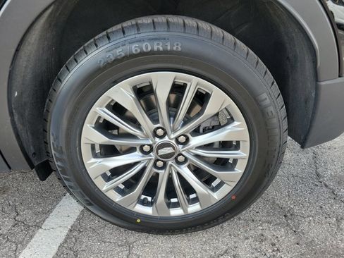 Used 2025 Cadillac XT4 Premium Luxury image 27