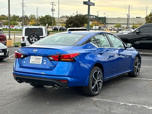 New 2025 Nissan Altima 2.5 SR image 4