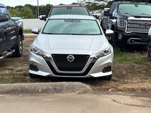 Used 2020 Nissan Altima 2.5 S FWD image 2