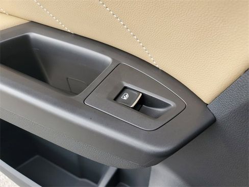 Certified 2023 Volkswagen Atlas Cross Sport SE image 14