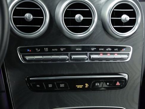 Used 2022 Mercedes-Benz GLC 300 4MATIC w/ Premium Package Lite image 19