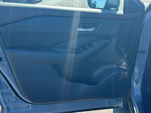 Used 2023 Nissan Rogue SL w/ SL Premium Package image 16