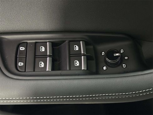 Used 2025 Audi Q8 Premium Plus w/ Premium Plus Package image 18