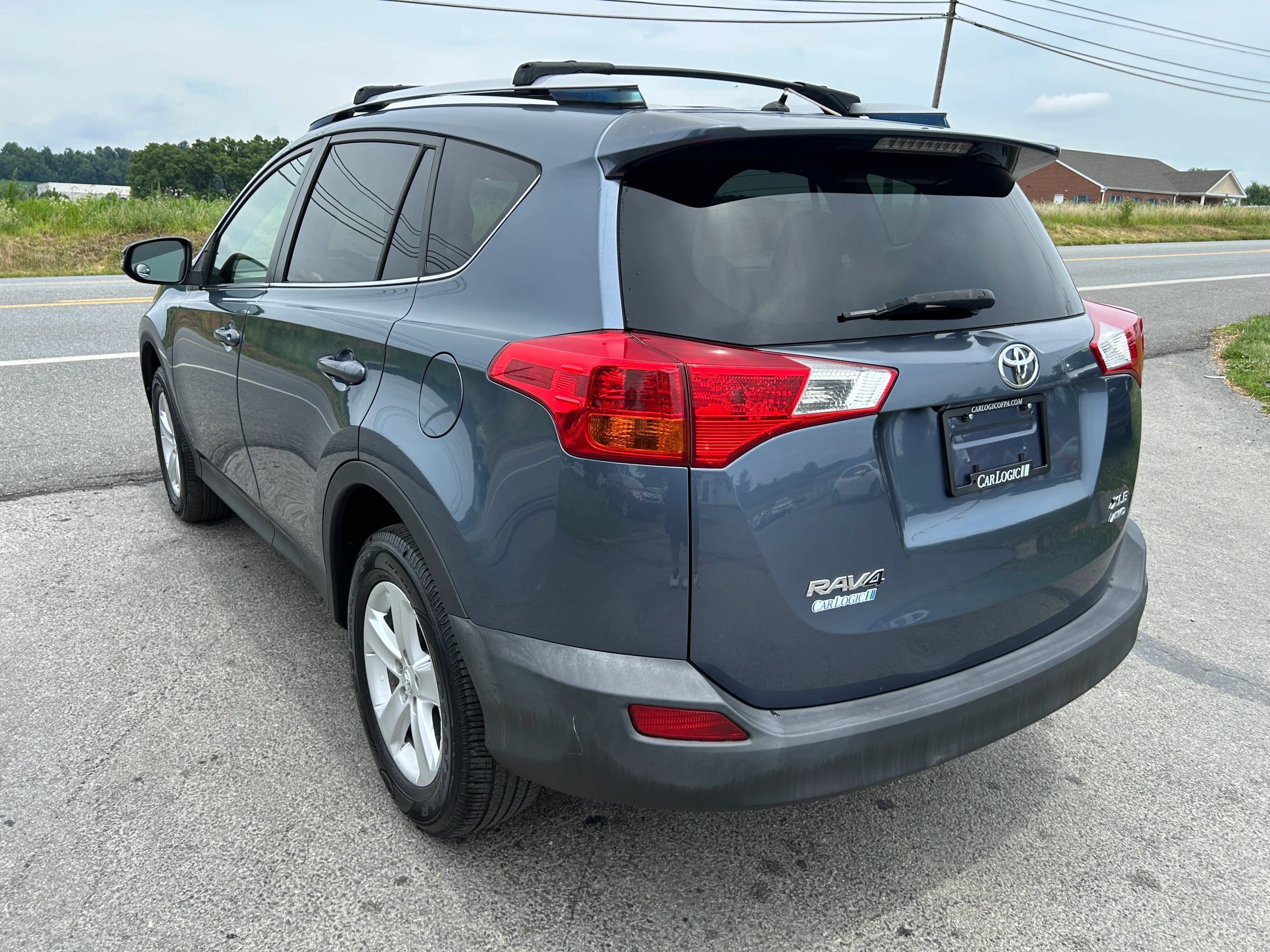 Used 2013 Toyota RAV4 XLE AWD/4WD image 7