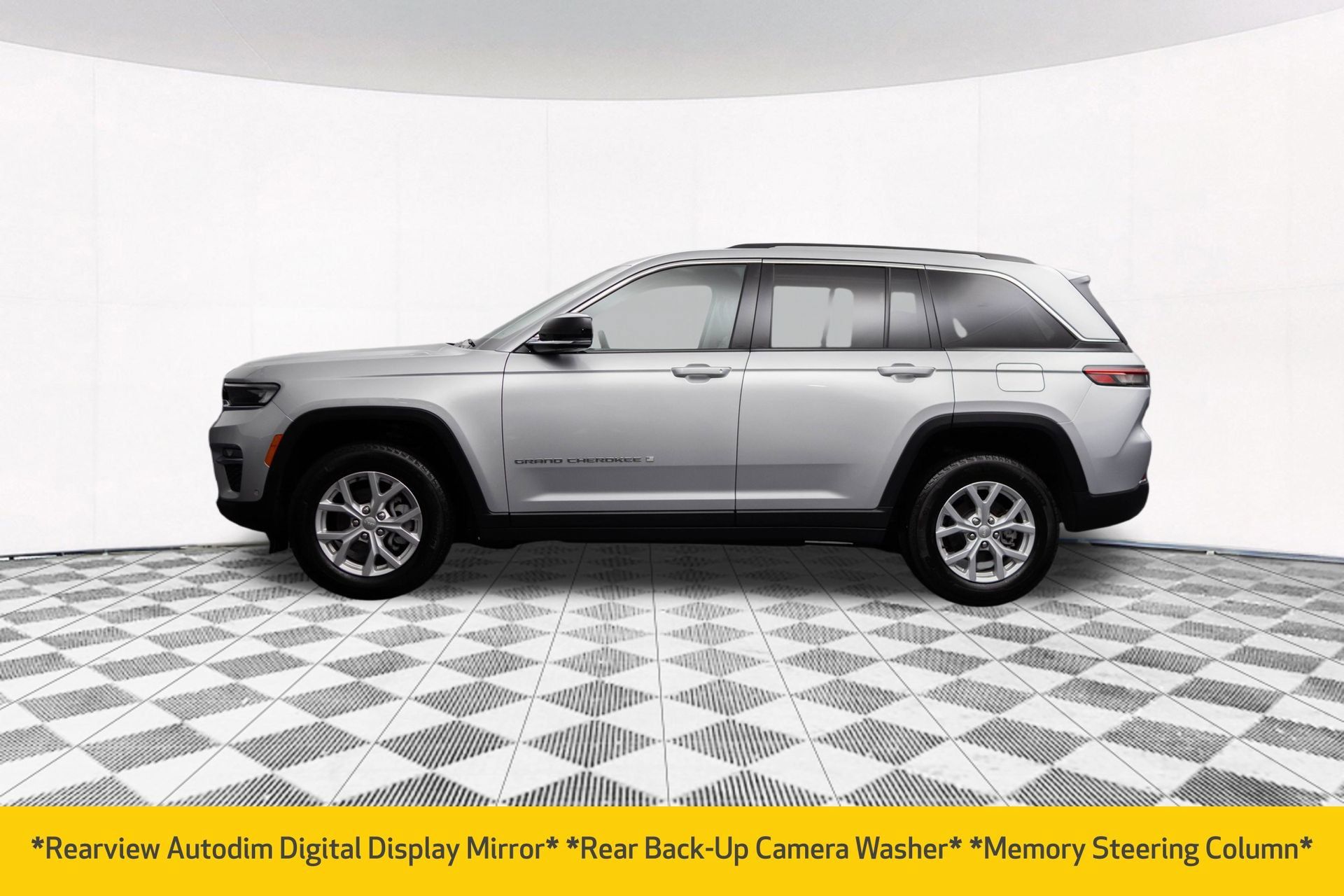 Used 2023 Jeep Grand Cherokee Limited w/ Luxury Tech Group II AWD/4WD image 8