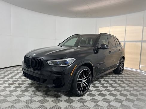Used 2022 BMW X5 M50i w/ Executive Package image 3