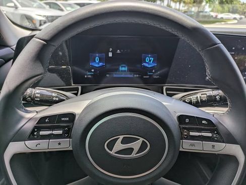 Certified 2024 Hyundai Elantra SEL w/ Convenience Package FWD image 25
