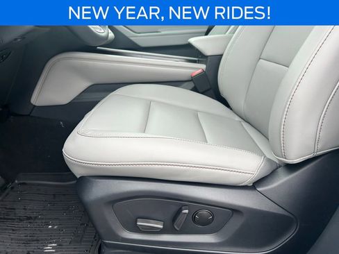 New 2026 Ford Explorer Active w/ Active Comfort Package image 14