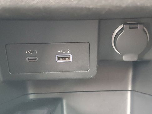 Certified 2021 Nissan Kicks SV image 28