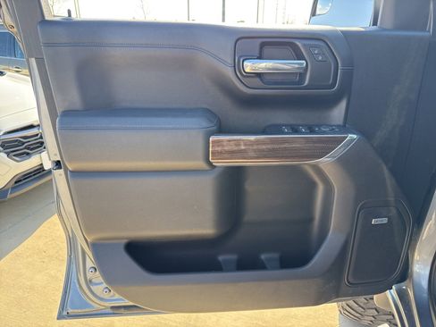 Used 2019 Chevrolet Silverado 1500 LT Trail Boss image 10