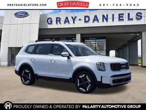 Used 2024 Kia Telluride S w/ S Sunroof Package FWD image 1