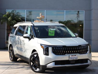 Certified 2025 Kia Carnival EX